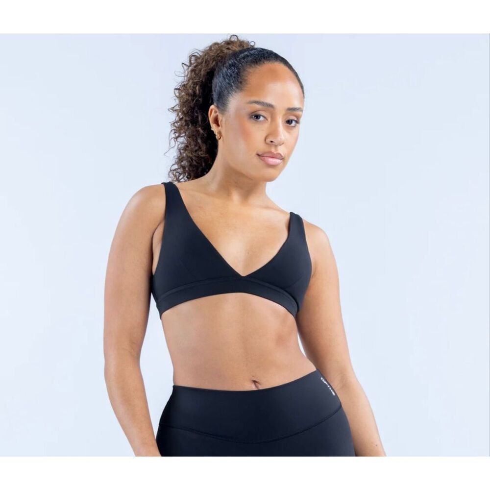 DFYNE Origin Minimal Sports Bra Midnight Black V neck cut yoga gym workout S